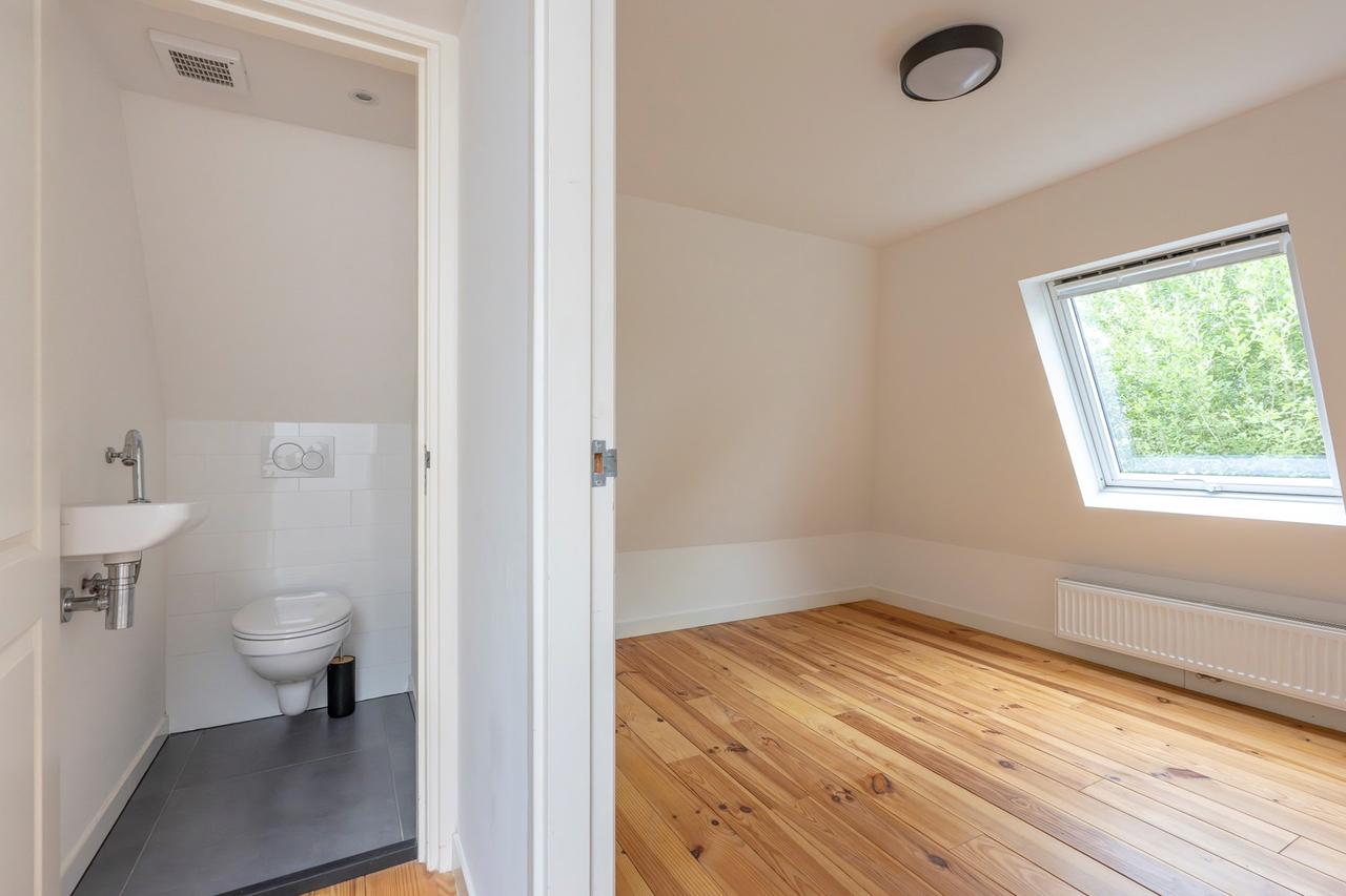 2-bedroom apartment with garden - Image 11