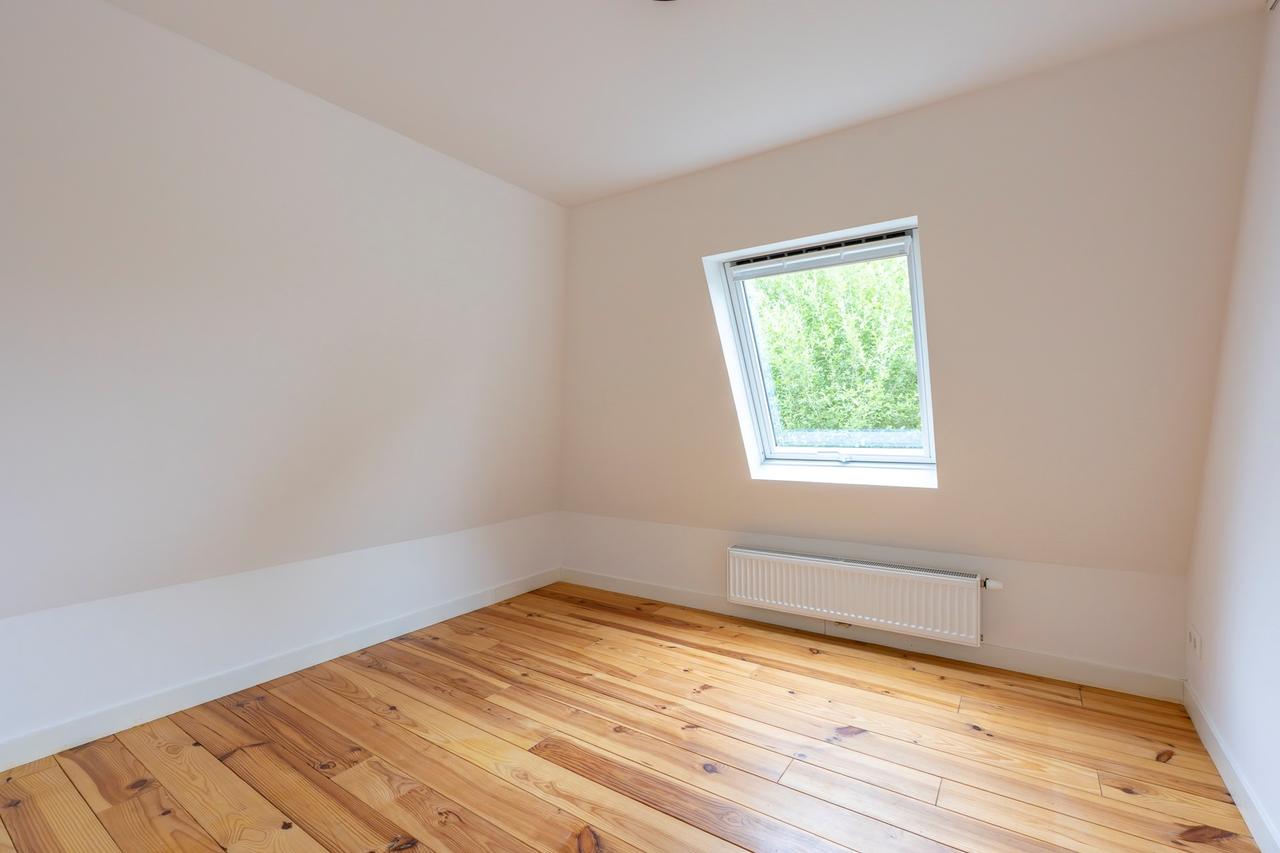 2-bedroom apartment with garden - Image 12
