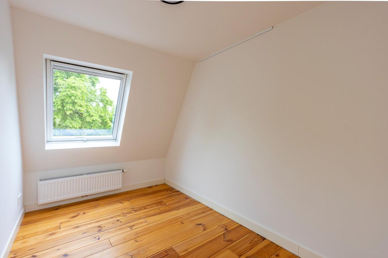 2-bedroom apartment with garden - Image 10