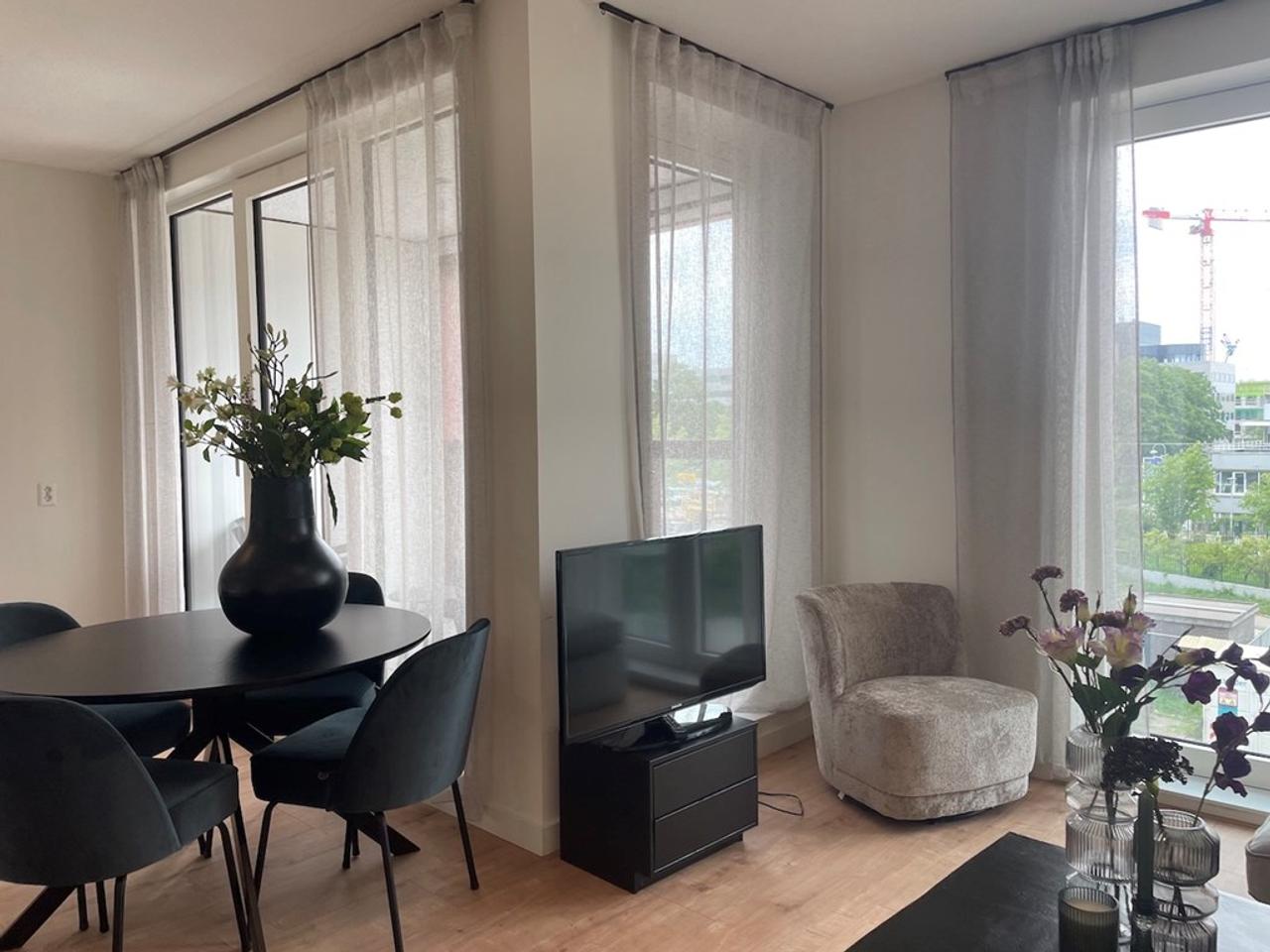 Furnished 2-Bedroom Apartment with Balcony - Image 2