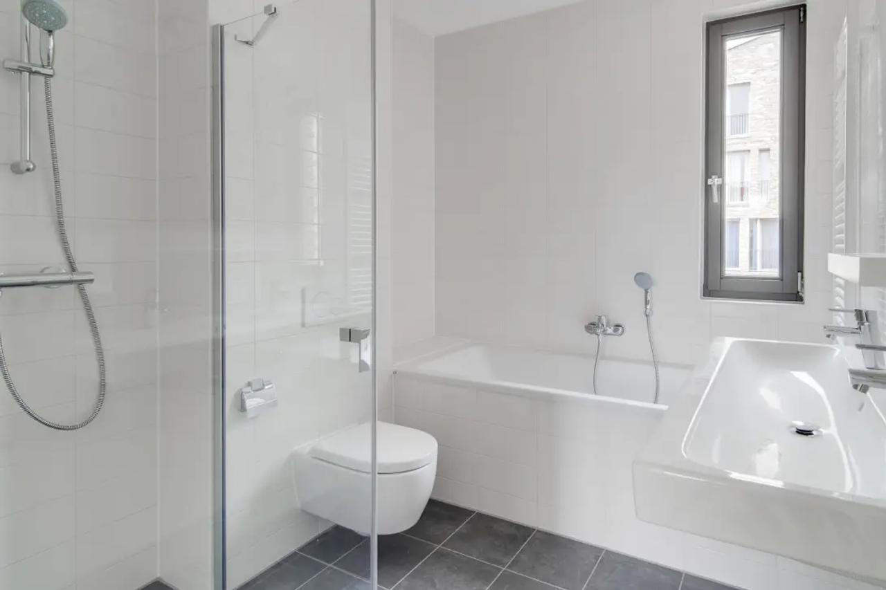 3-room apartment with south-facing balcony - Image 3