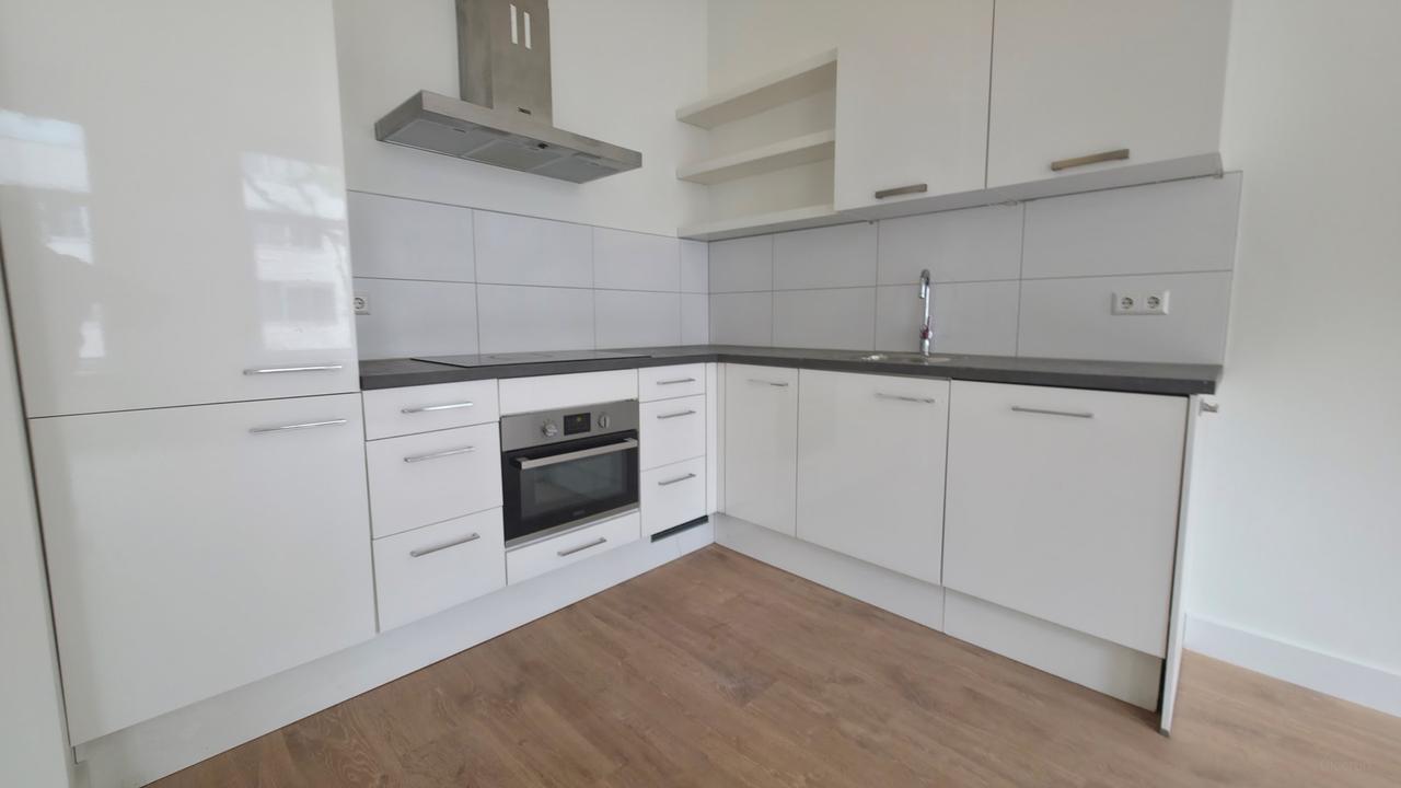 6-slaapkamer woning aan de Binnenweg - Afbeelding 3