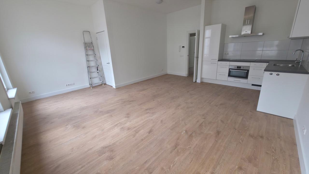 6-slaapkamer woning aan de Binnenweg - Afbeelding 2