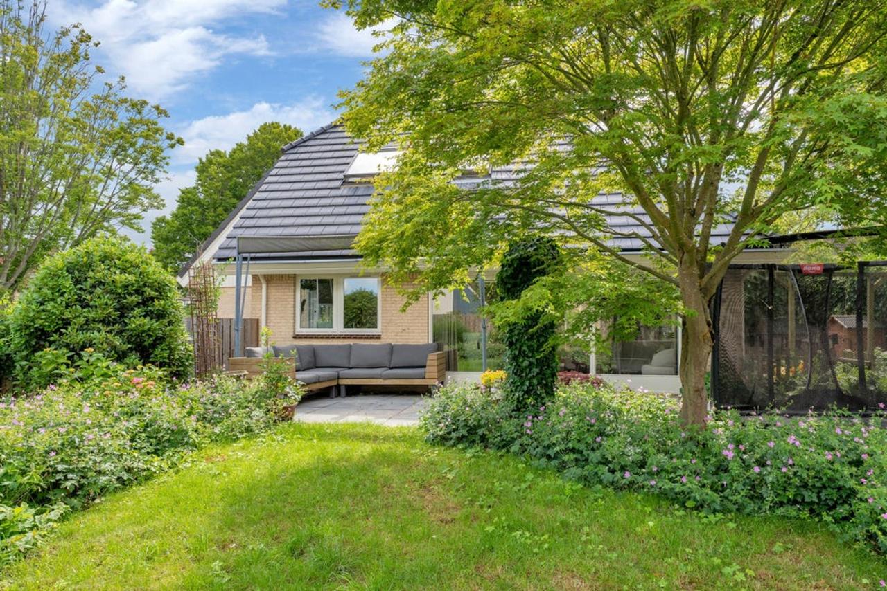 Vrijstaande villa met tuin aan het water - Afbeelding 22