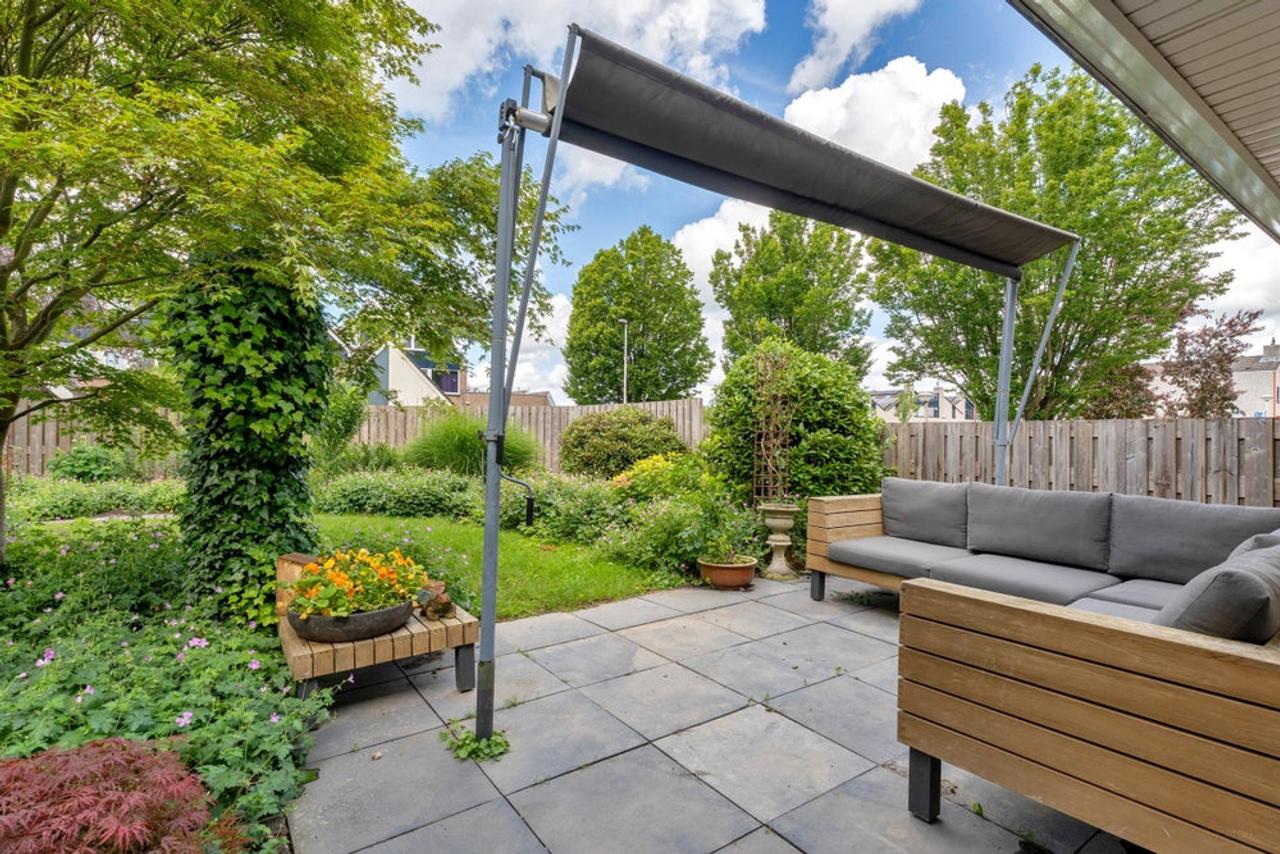 Vrijstaande villa met tuin aan het water - Afbeelding 23