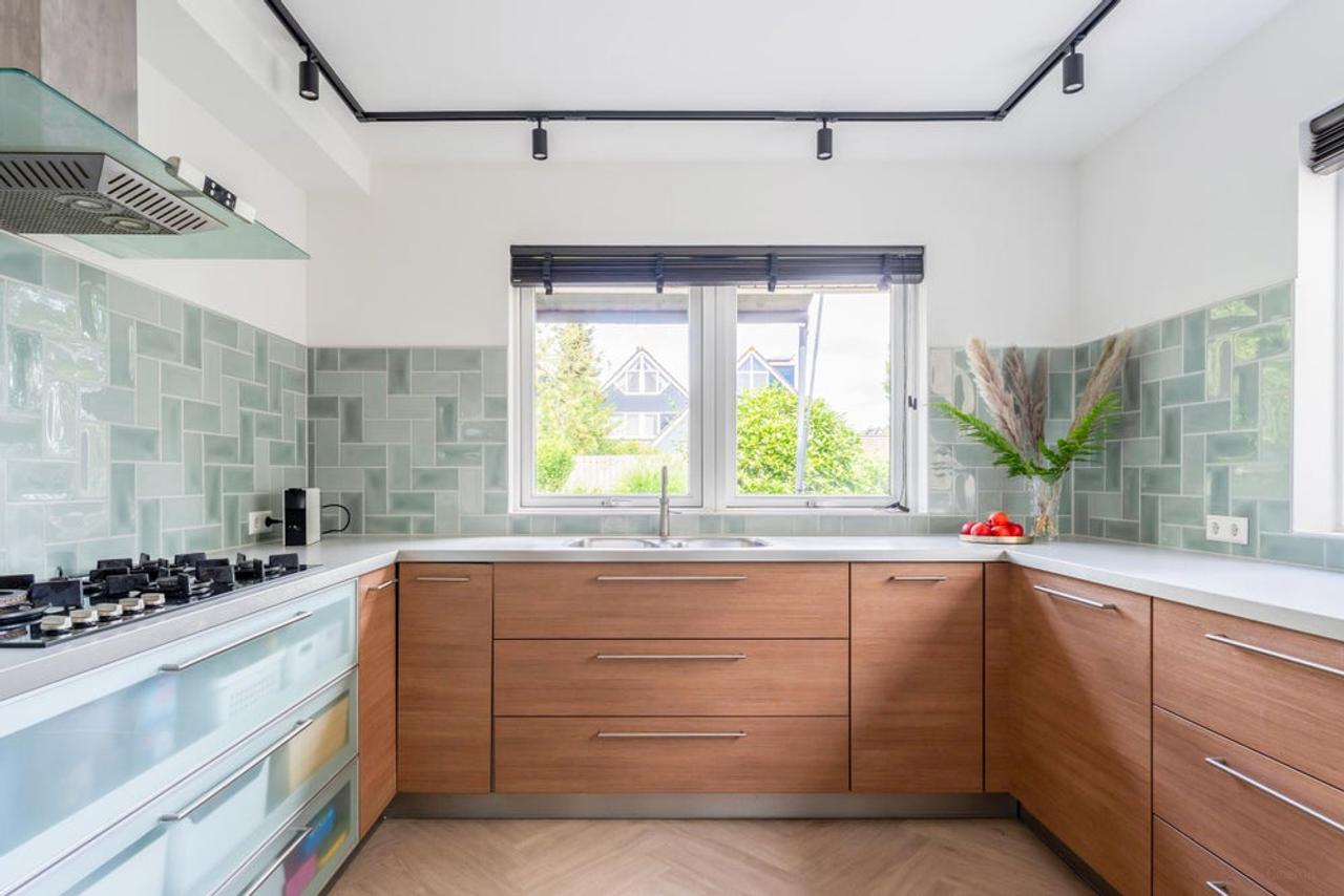Vrijstaande villa met tuin aan het water - Afbeelding 6