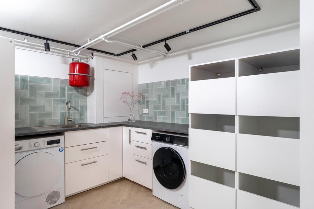 Vrijstaande villa met tuin aan het water - Afbeelding 12