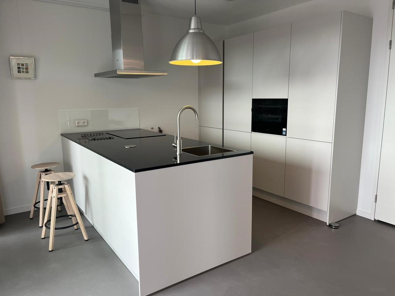 Furnished 3-room apartment with parking space - Image 6