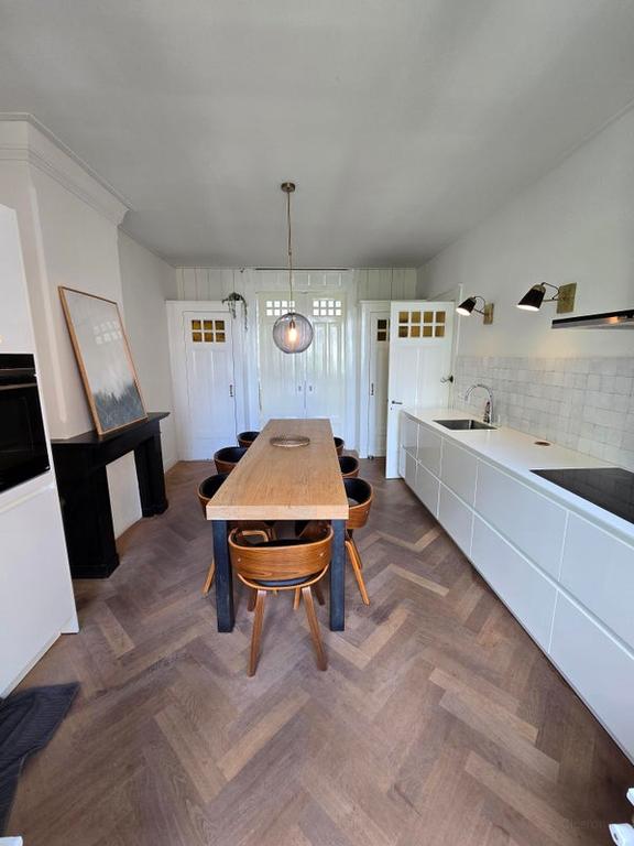 Gemeubileerd 3-kamerappartement West - Afbeelding 13