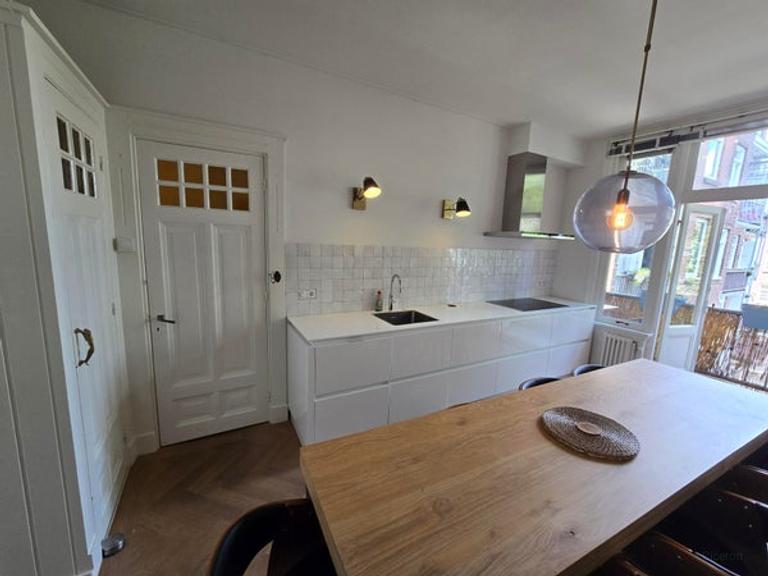 Gemeubileerd 3-kamerappartement West - Afbeelding 14