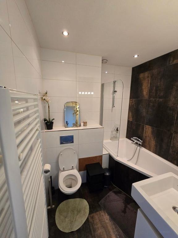 Gemeubileerd 3-kamerappartement West - Afbeelding 19