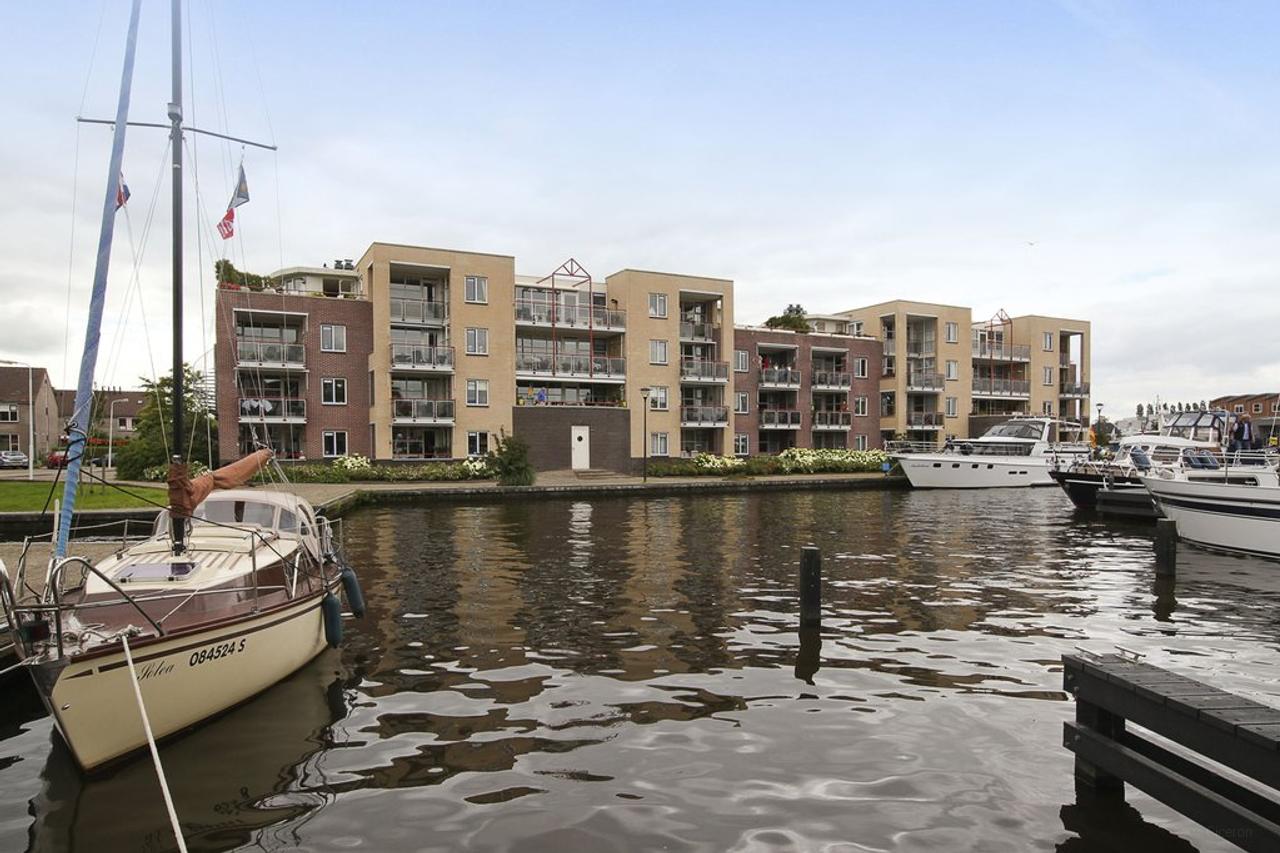 Appartement met havenzicht in Sneek - Afbeelding 1
