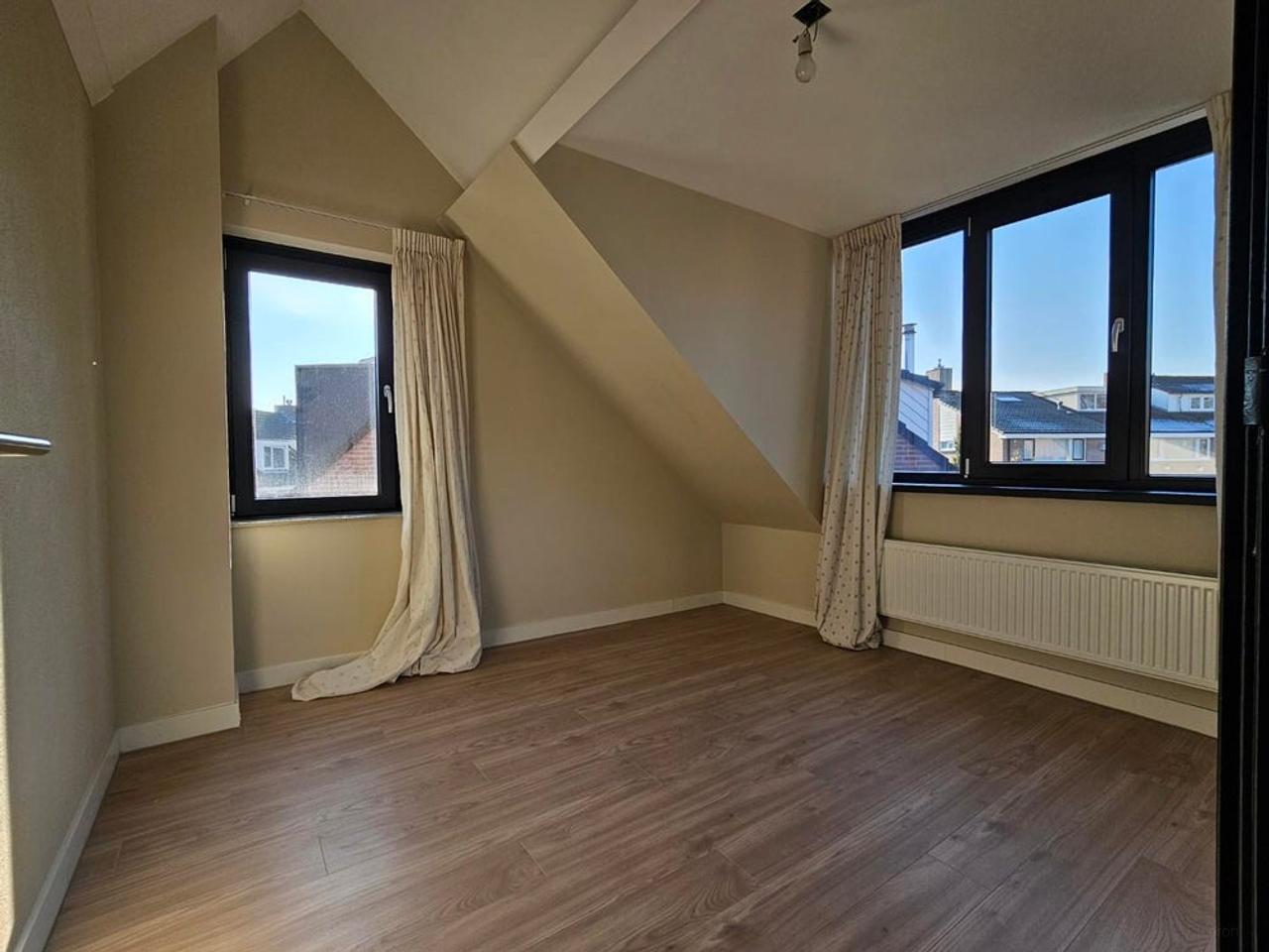 4 bedrooms and 2 bathrooms in De Blaak - Image 19