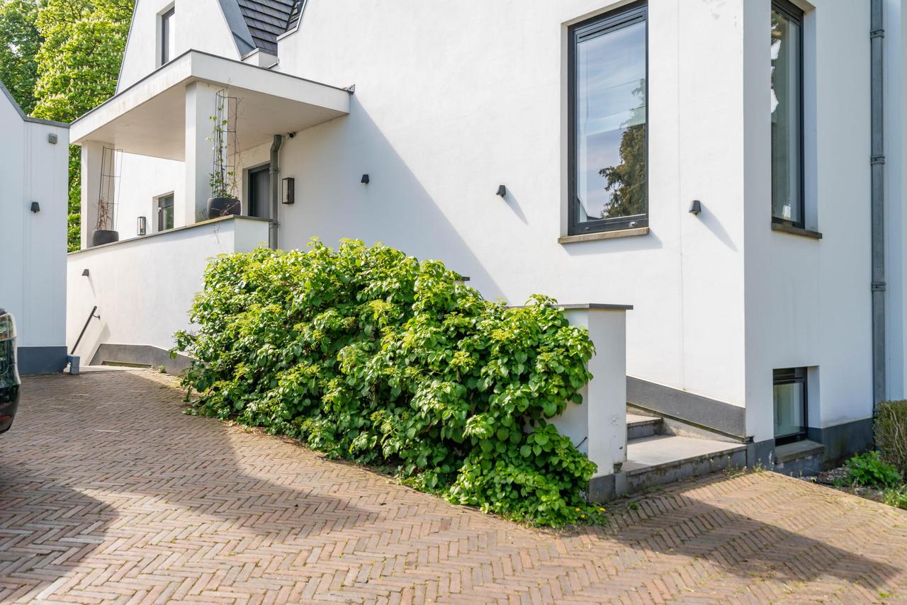 Groot appartement (256m2) aan de Bloemcamplaan - Afbeelding 2