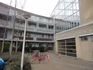 Gemeubileerd 3-kamerappartement met balkon