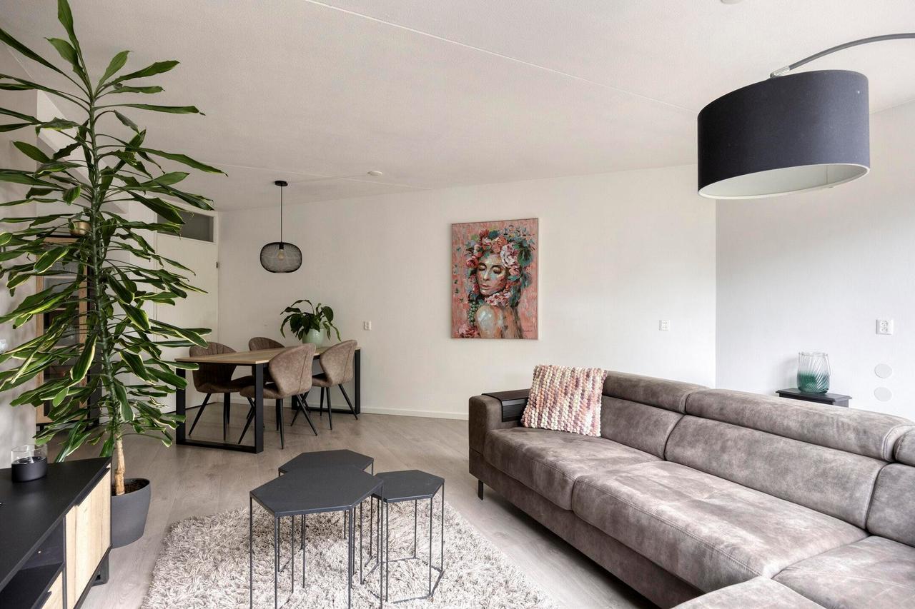 82 m² met 2 balkons in Rotterdam - Afbeelding 1