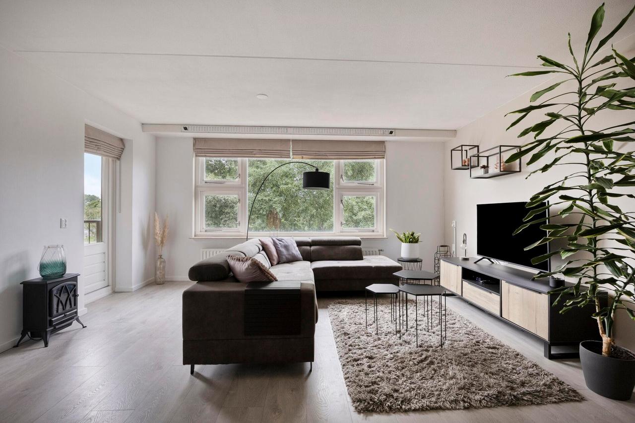 82 m² met 2 balkons in Rotterdam - Afbeelding 2
