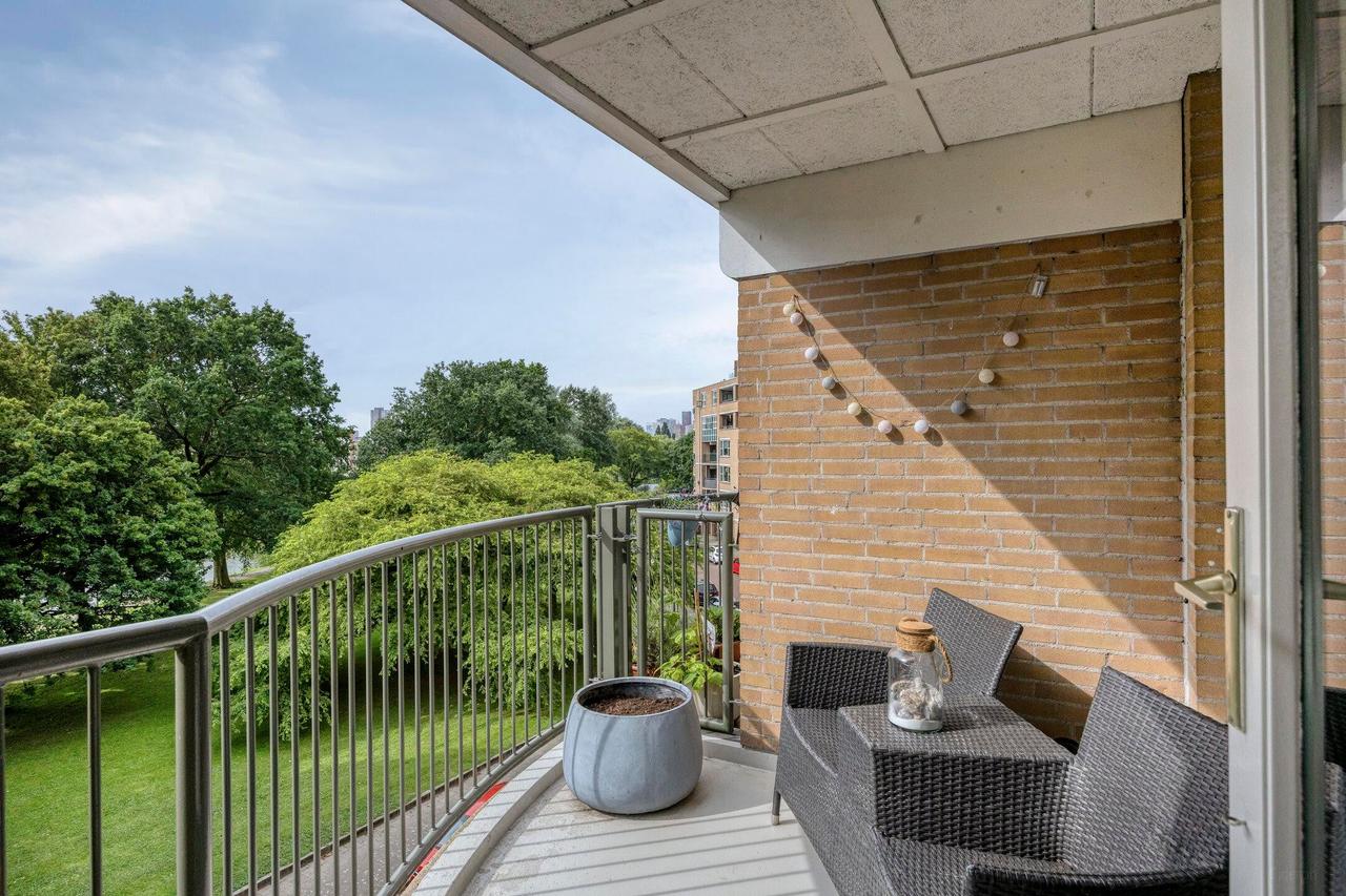 82 m² met 2 balkons in Rotterdam - Afbeelding 3