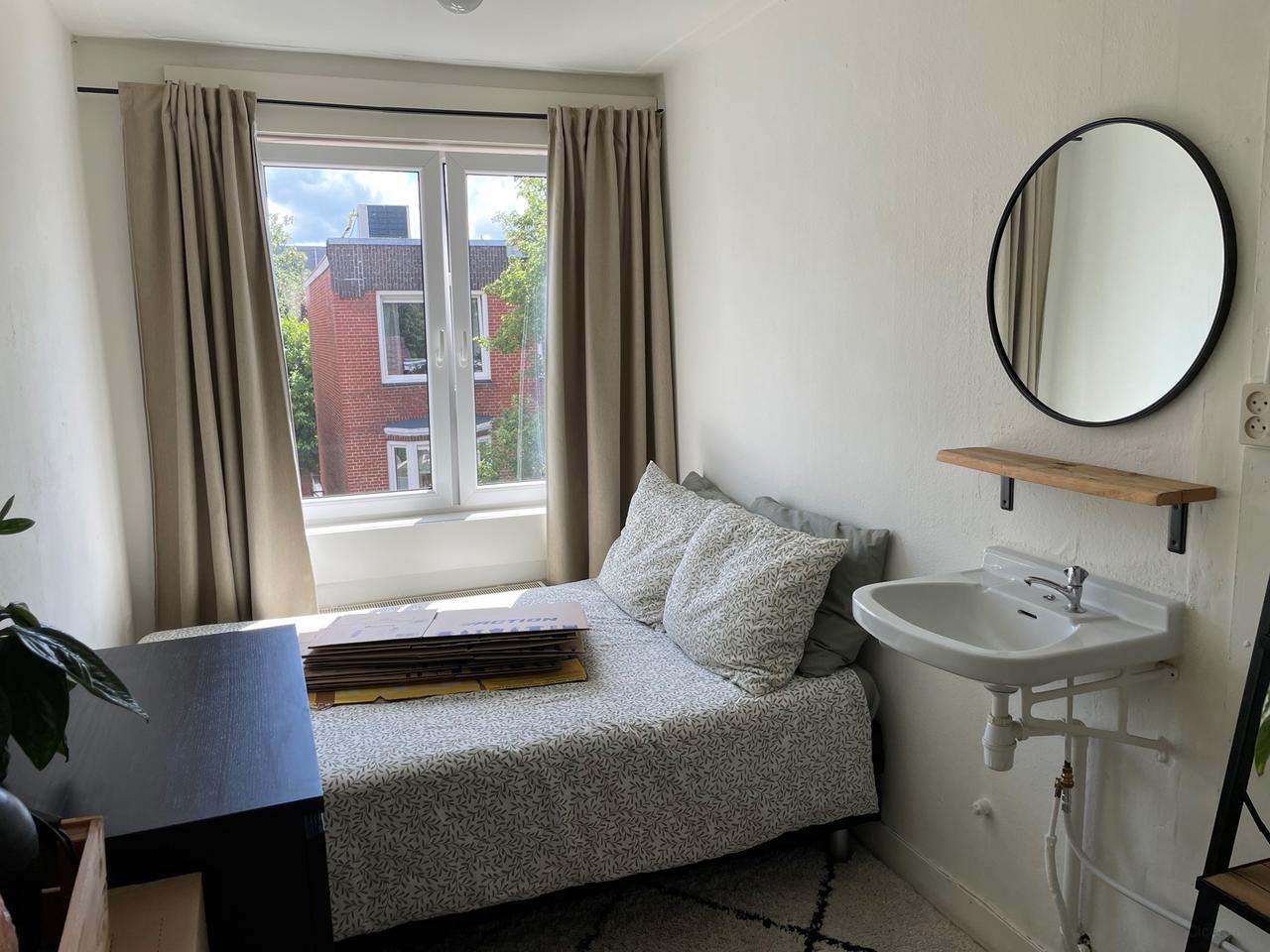 Student room of 25 m2 in Helpman - Image 6