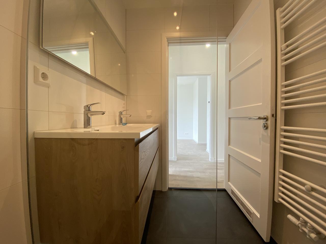 100 m² dubbelbovenhuis aan het water - Afbeelding 10