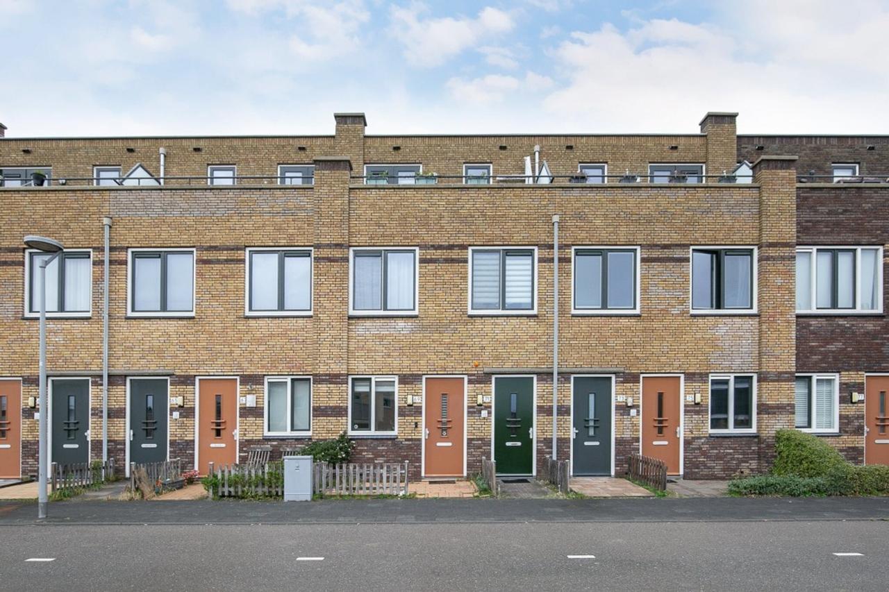 2-bedroom apartment with parking in Poort - Image 1
