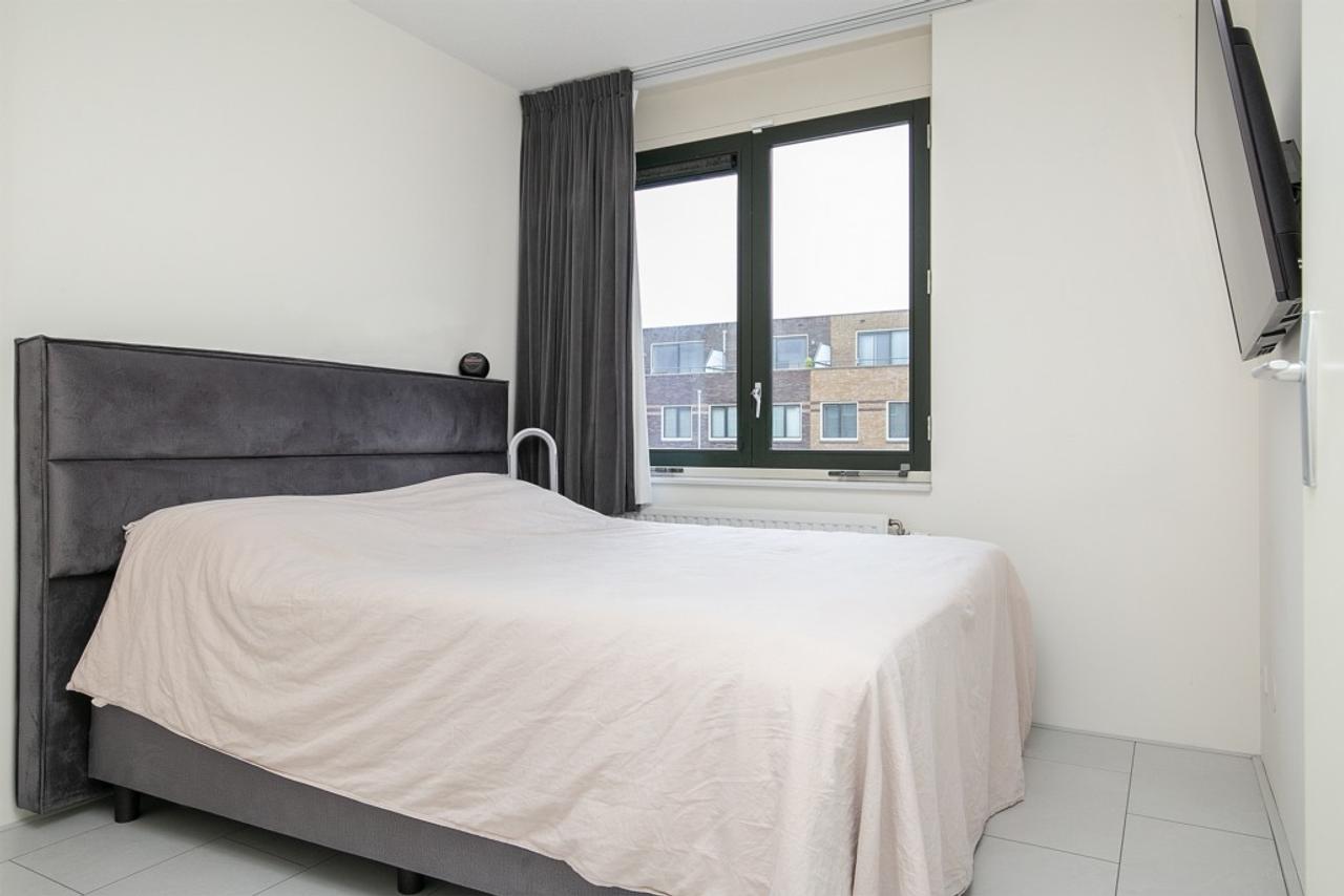2-bedroom apartment with parking in Poort - Image 9