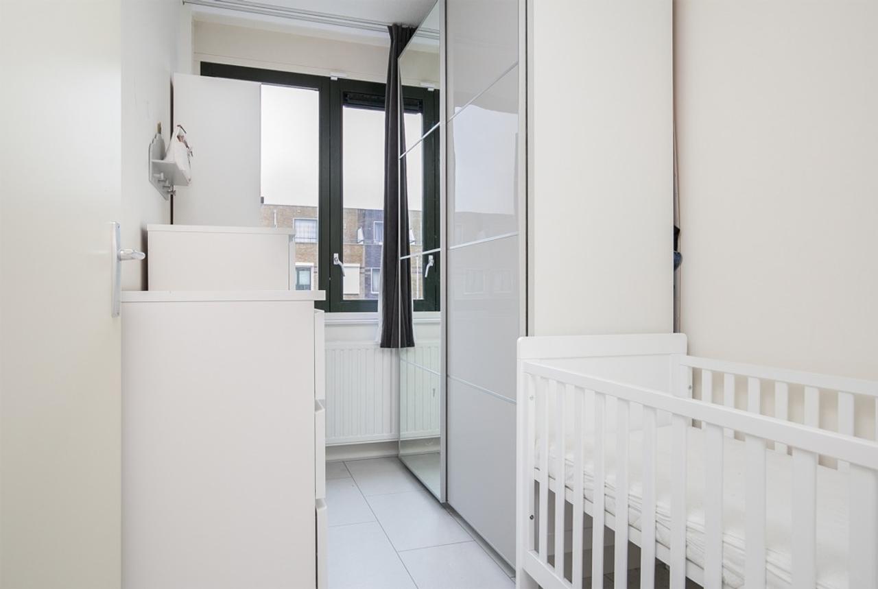 2-bedroom apartment with parking in Poort - Image 10