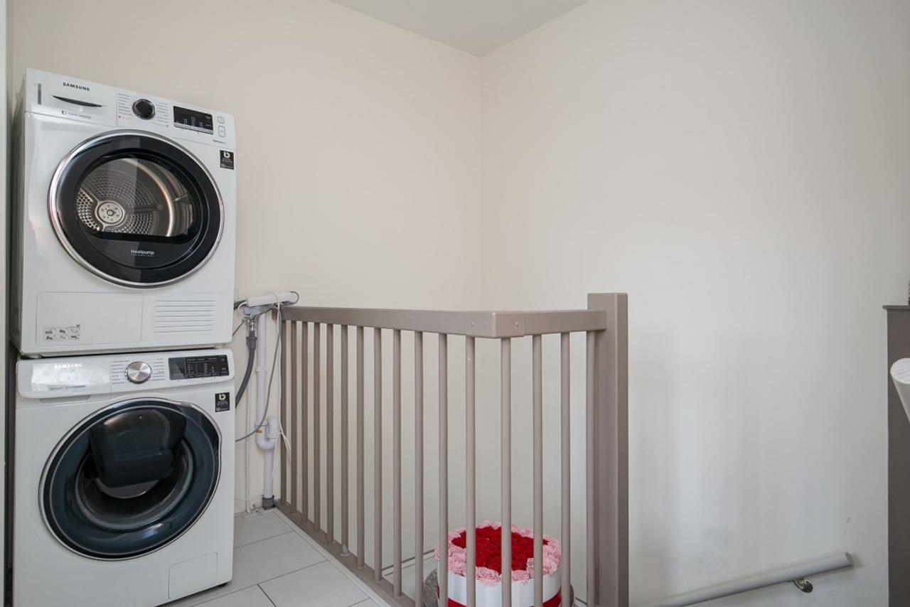 2-bedroom apartment with parking in Poort - Image 11