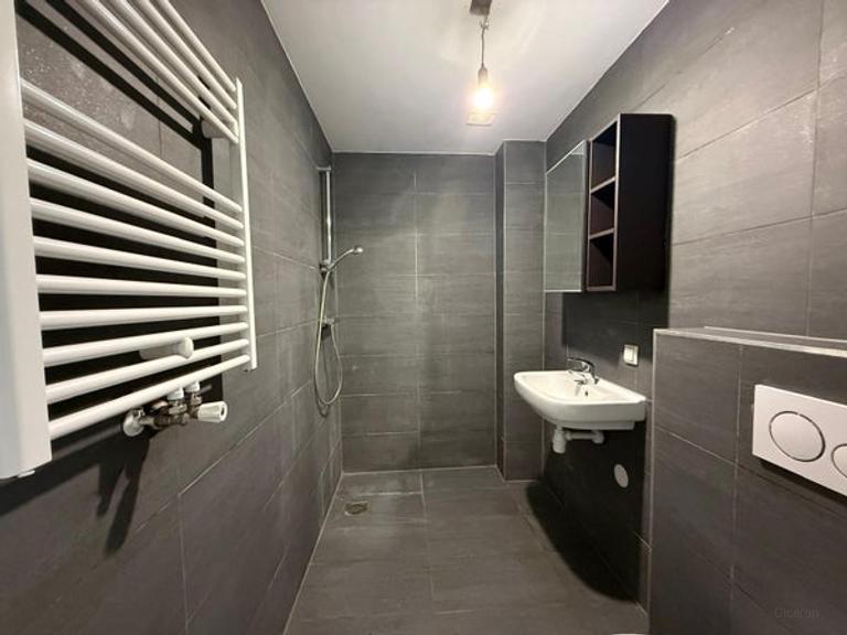 2-slaapkamerappartement met tuin in West - Afbeelding 9