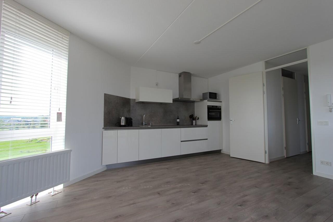 Furnished 3-room apartment with balcony - Image 8