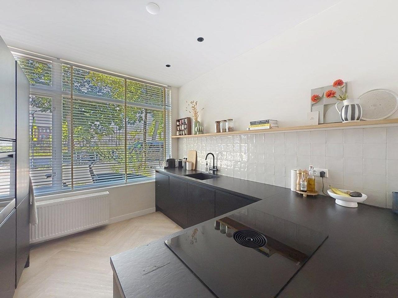 Gemeubileerd familiehuis met tuin - Afbeelding 8