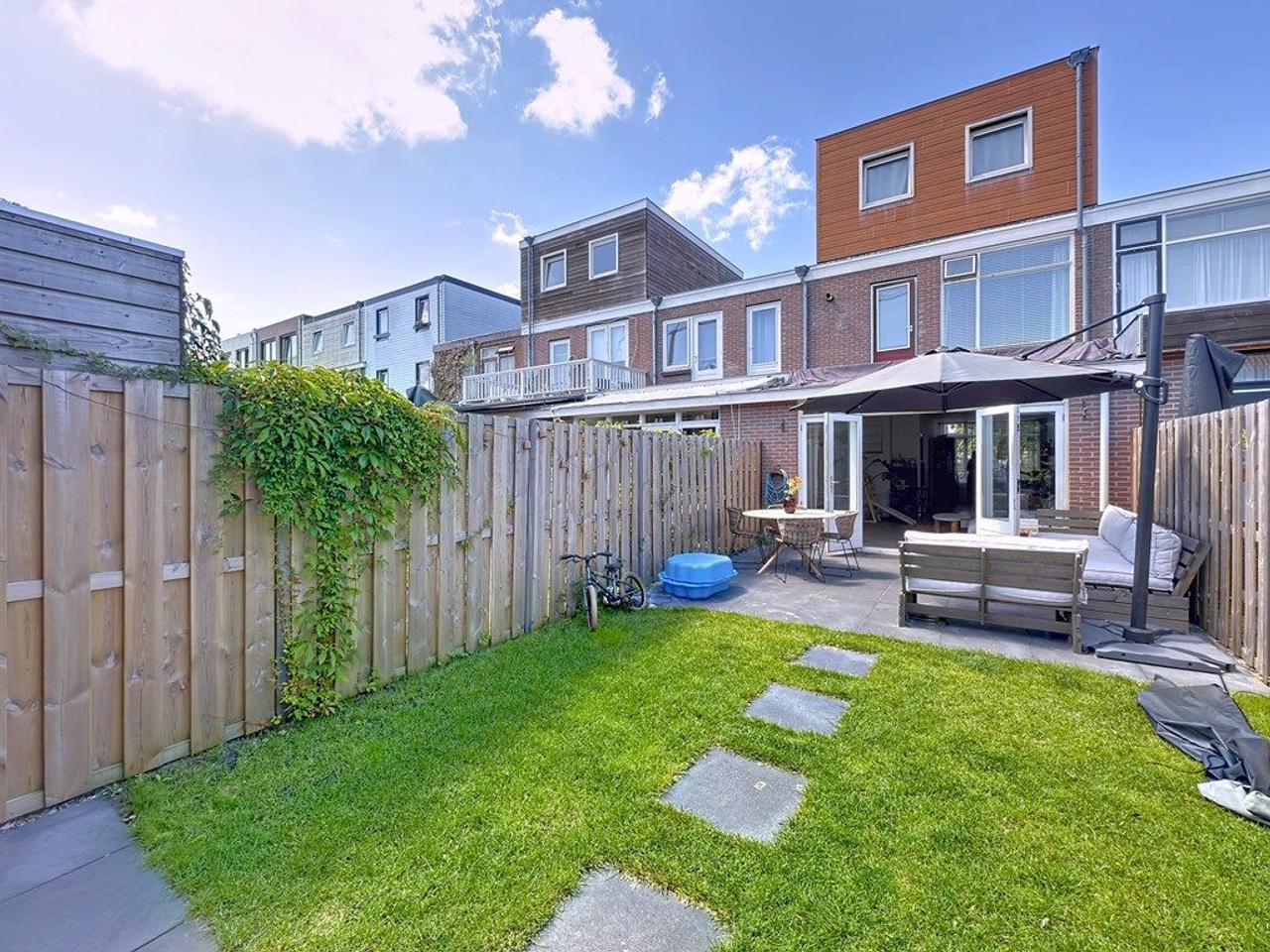 Gemeubileerd familiehuis met tuin - Afbeelding 11
