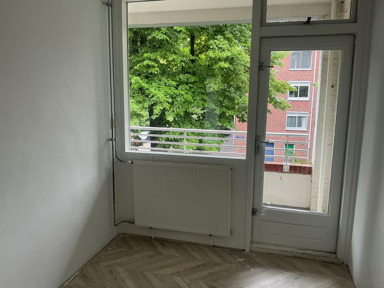 80 m² met balkon in Buitenveldert - Afbeelding 4