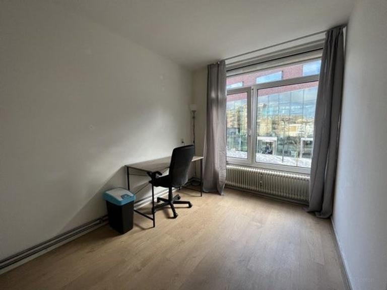 Gemeubileerd appartement met balkon - Afbeelding 9