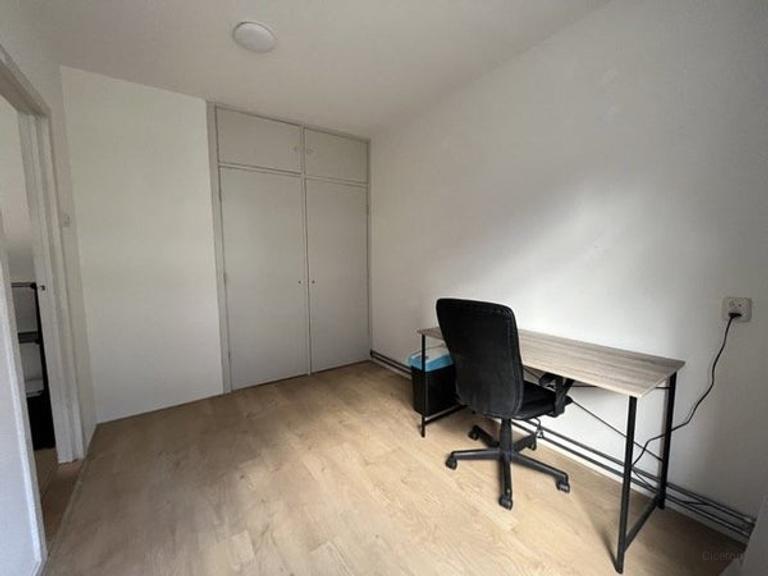 Gemeubileerd appartement met balkon - Afbeelding 10