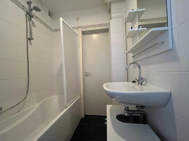 Gemeubileerd appartement met balkon - Afbeelding 12
