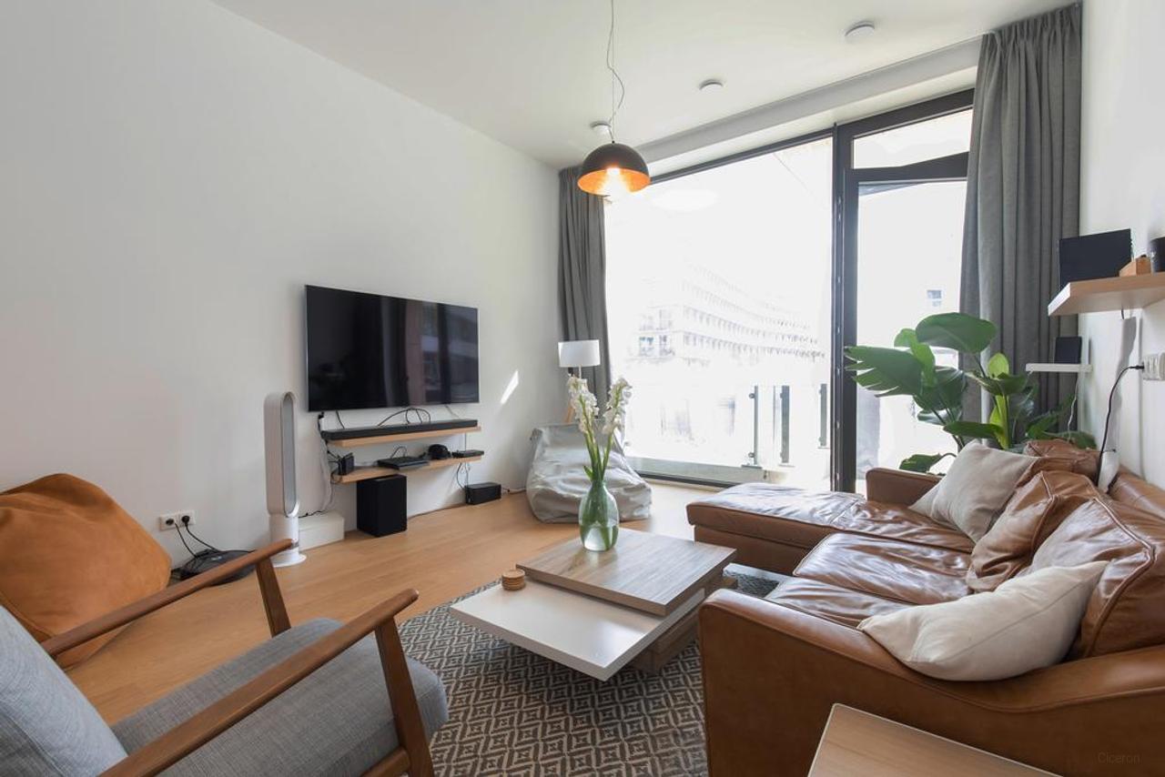 Gemeubileerd appartement met terras - Afbeelding 2