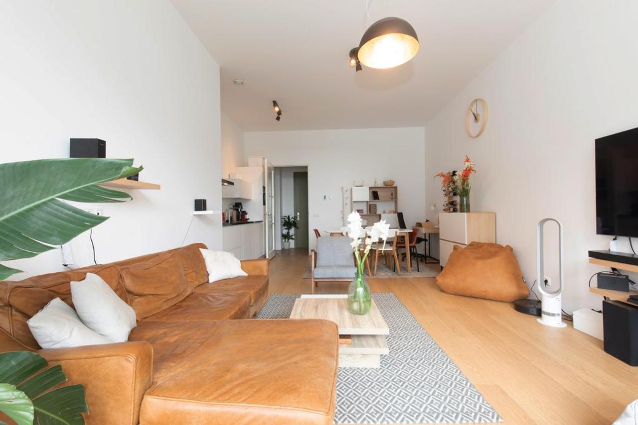 Gemeubileerd appartement met terras - Afbeelding 4