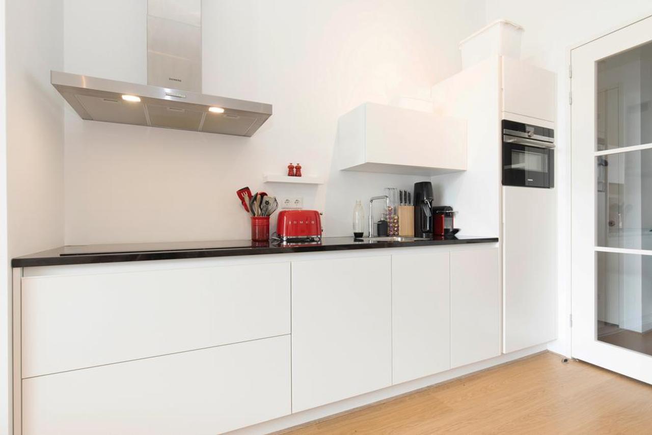 Gemeubileerd appartement met terras - Afbeelding 9