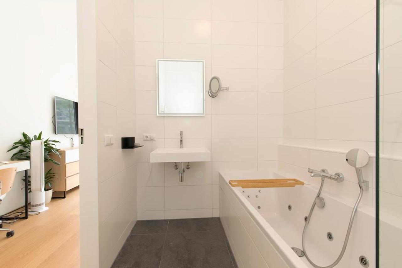 Gemeubileerd appartement met terras - Afbeelding 13