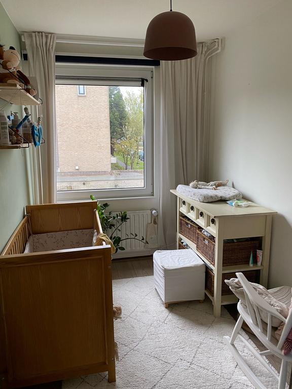 Furnished 5-bedroom family home - Image 8