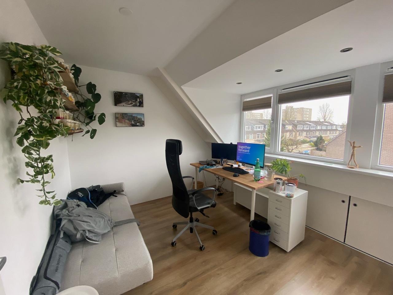 Furnished 5-bedroom family home - Image 13