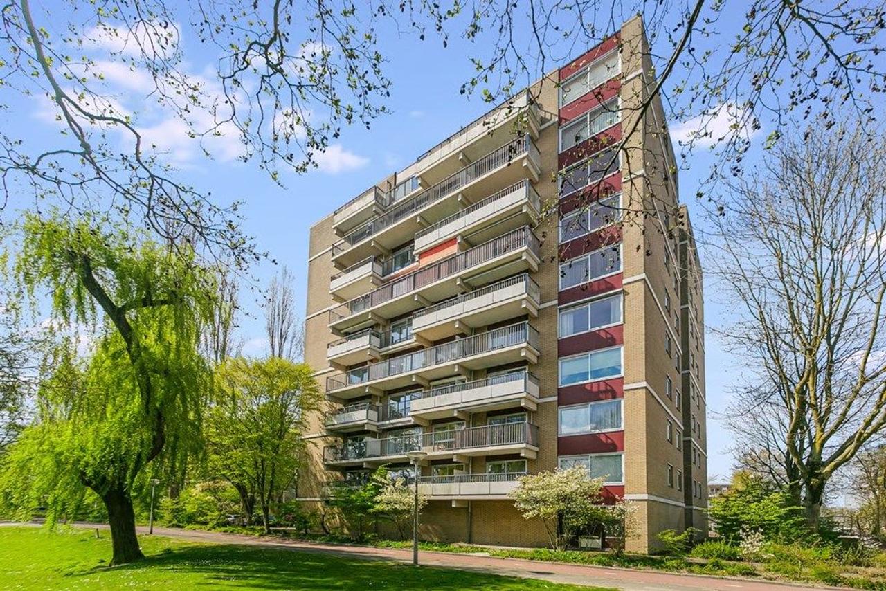 Licht 2-kamer appartement met balkon in Amstelveen - Afbeelding 1
