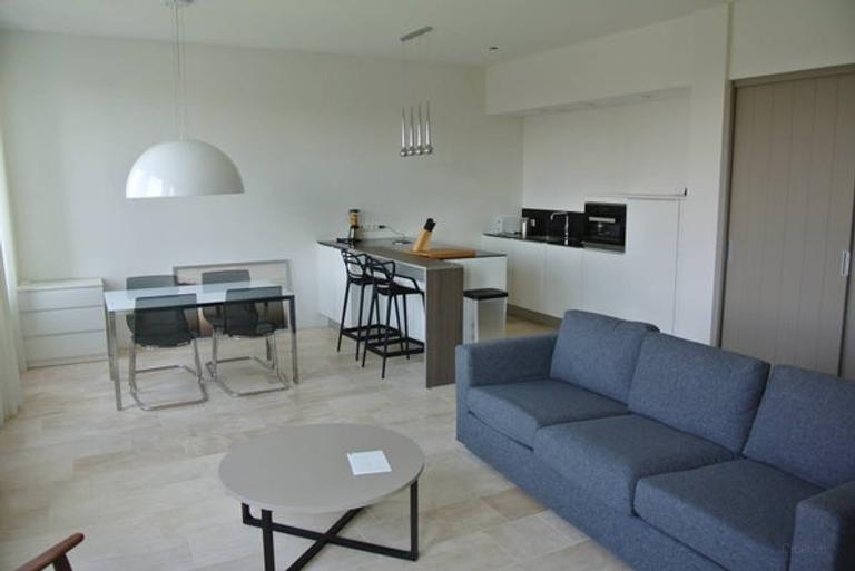 Gemeubileerd appartement met vloerverwarming - Afbeelding 1