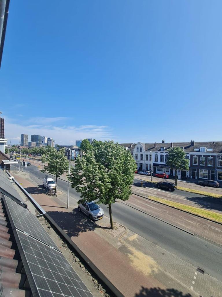 Balkon en woonkeuken in Utrecht West - Afbeelding 1