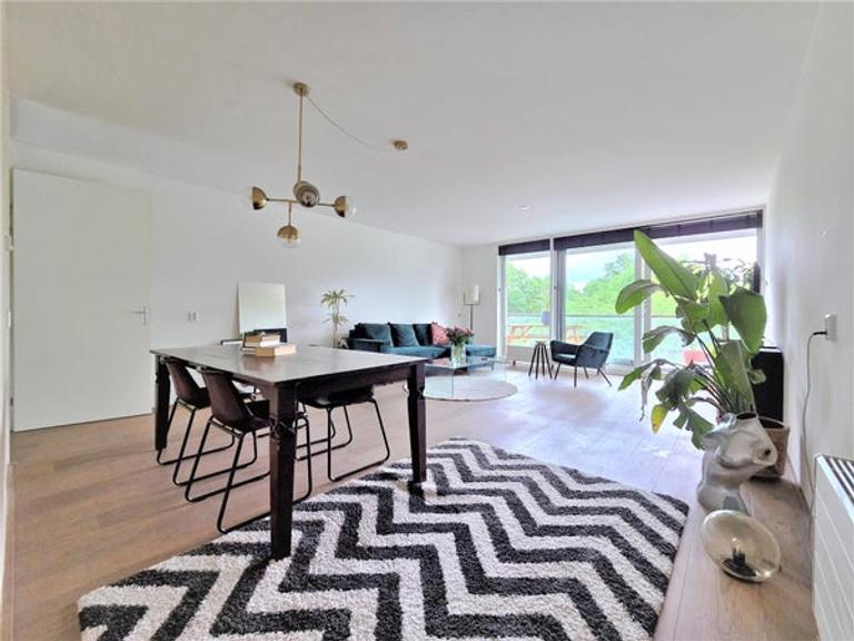 92 m2 wonen met zonnig balkon in Osdorp - Afbeelding 1