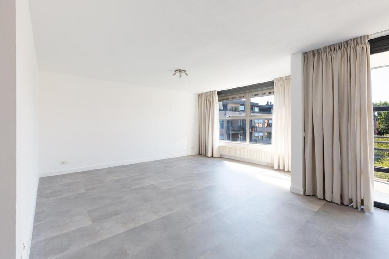 Modern appartement met kookeiland in Buitenveldert - Afbeelding 4