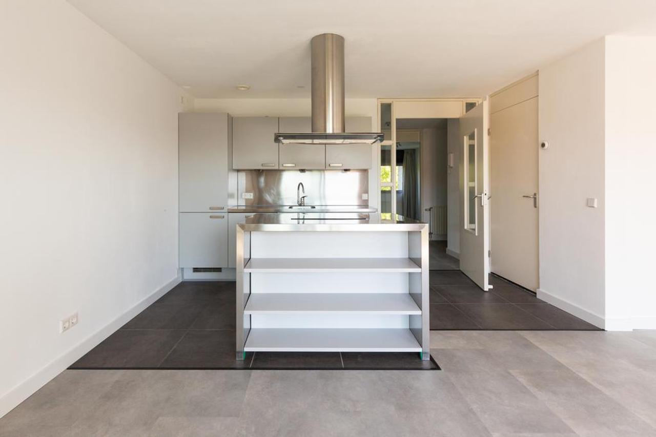 Modern appartement met kookeiland in Buitenveldert - Afbeelding 6