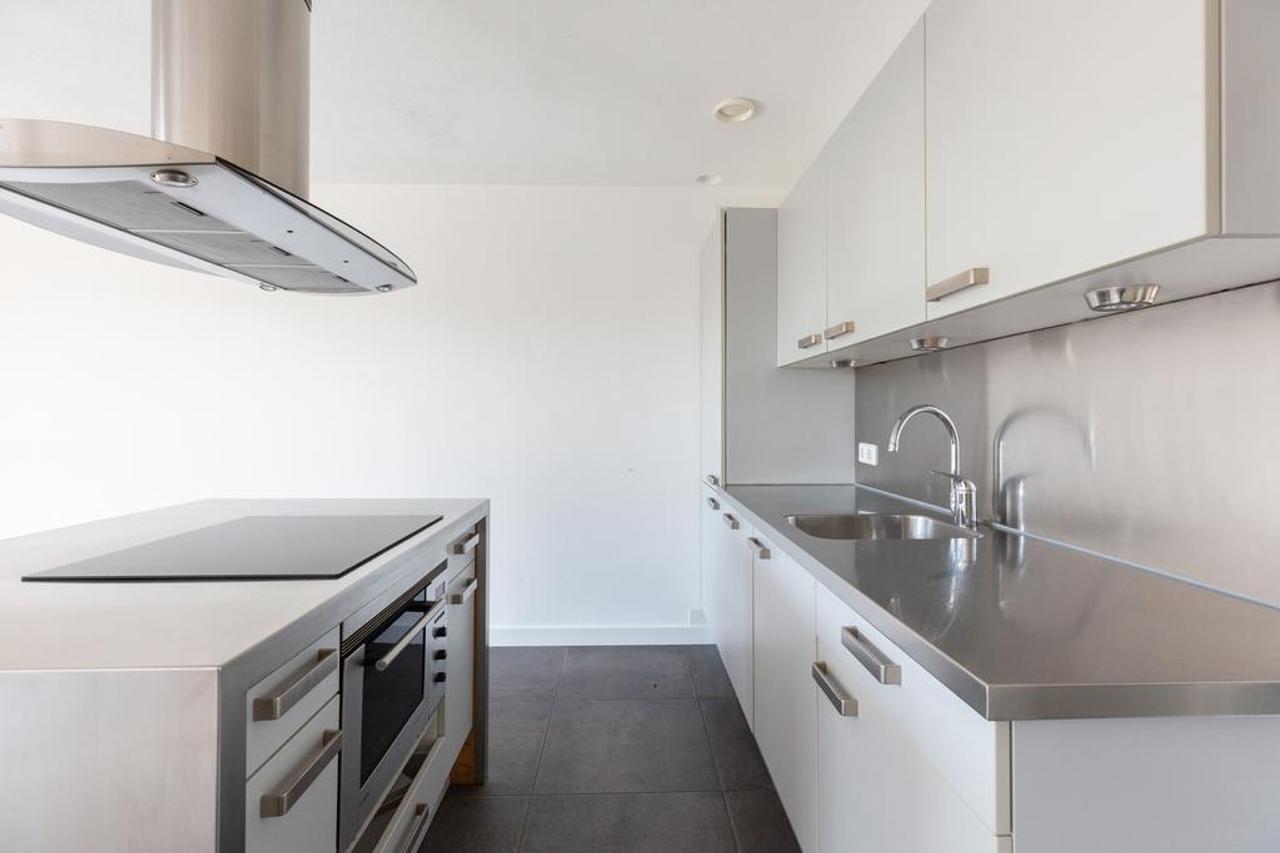Modern appartement met kookeiland in Buitenveldert - Afbeelding 7