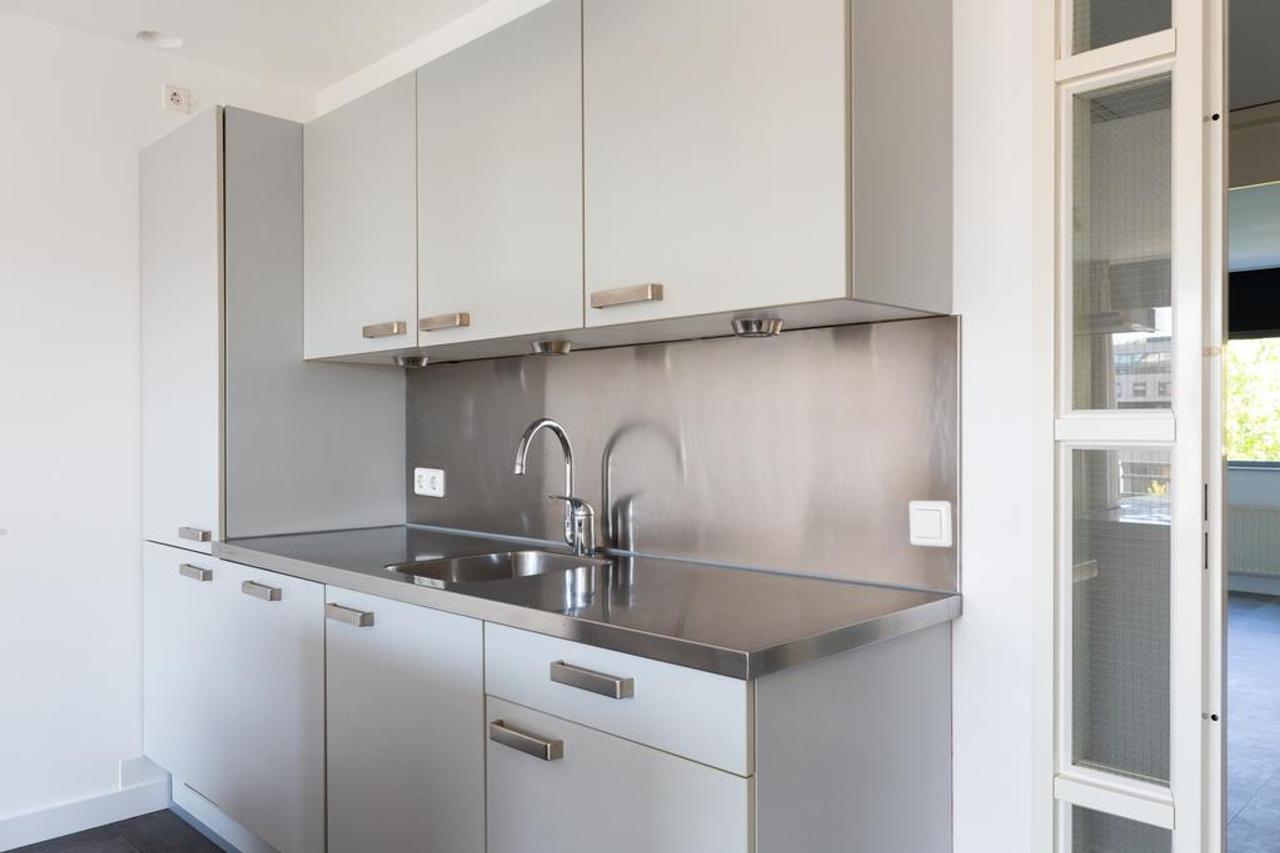 Modern appartement met kookeiland in Buitenveldert - Afbeelding 8